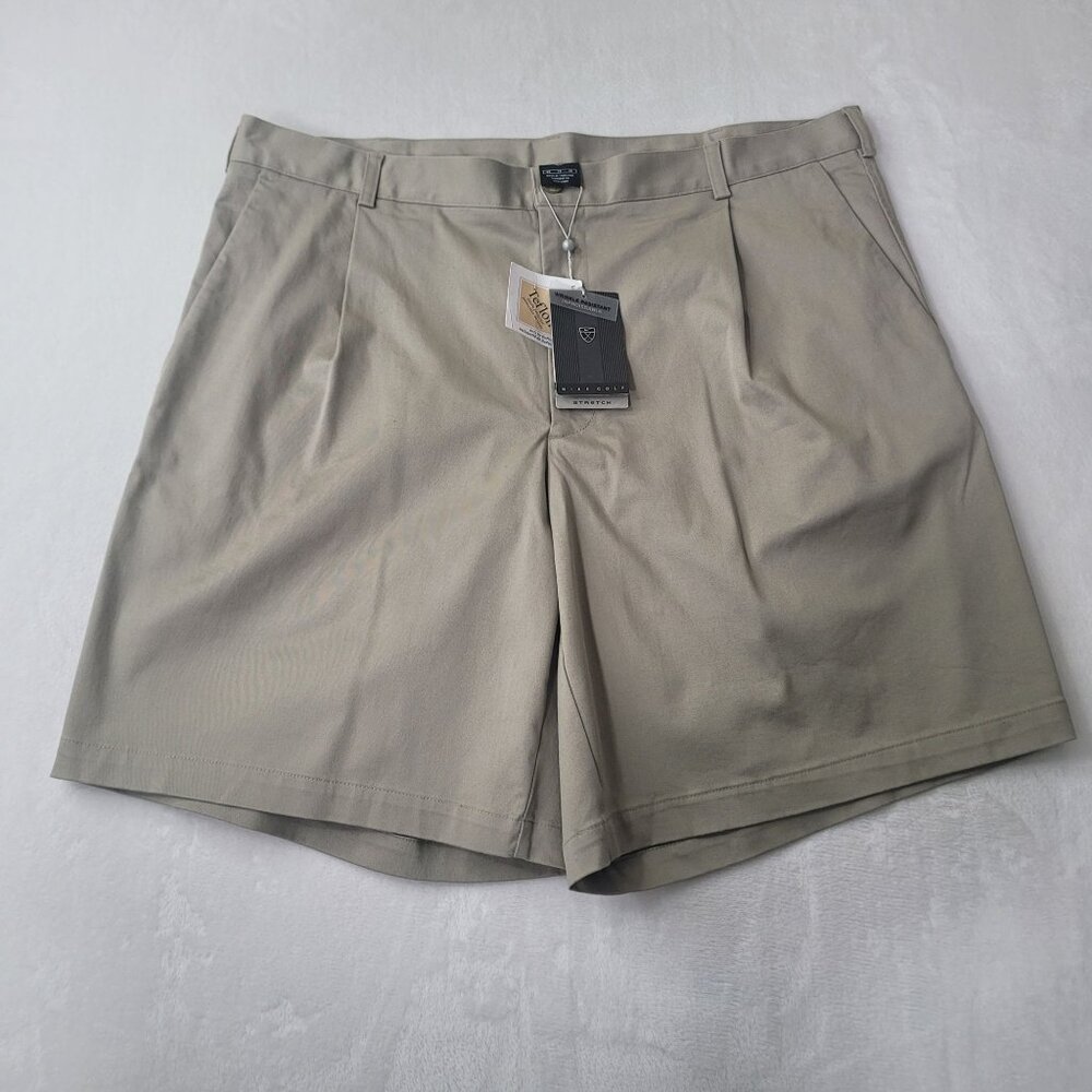 Nike Golf Men's Pleated Chino Beige Shorts Size 40 NWT
